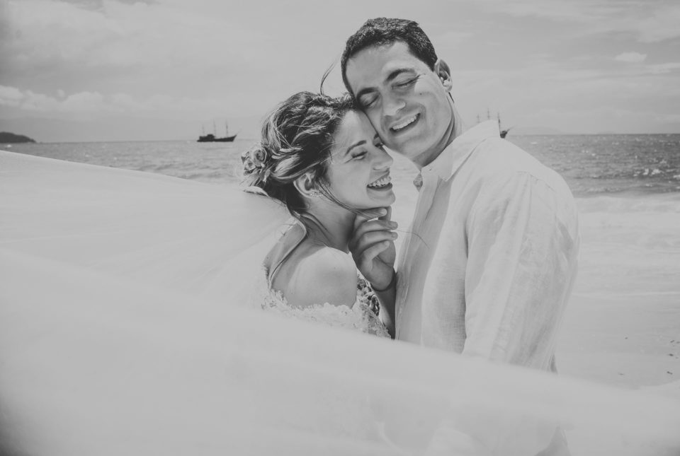 Casamento de praia da Raíssa e do Léo  Santa Catarina - RS